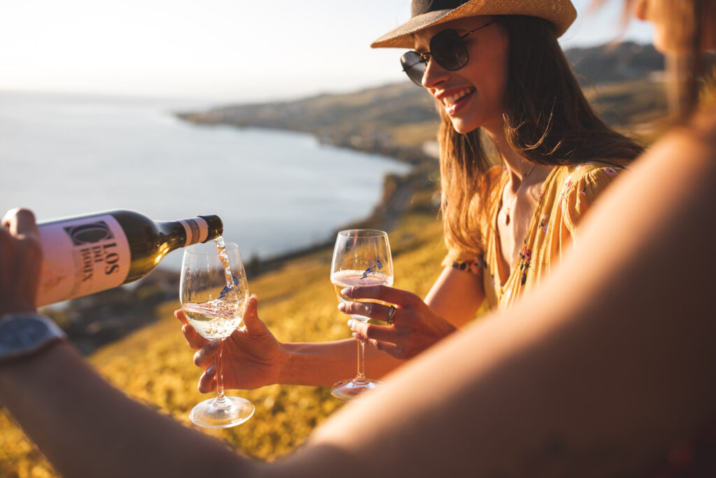 Vins de Lavaux servis dans un verre