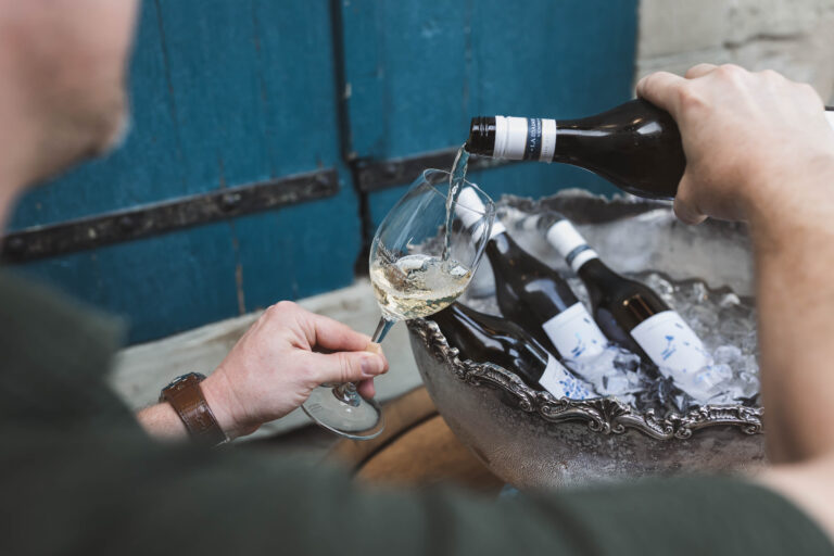 Le vin est-il meilleur bu sur place ?